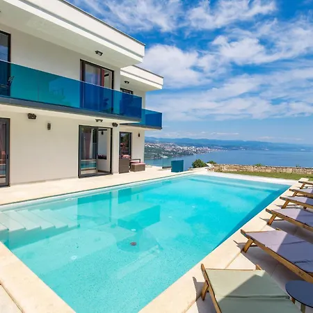 Holiday home Beautiful In With Jacuzzi *
