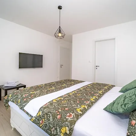 Holiday home Beautiful In With Jacuzzi Matulji